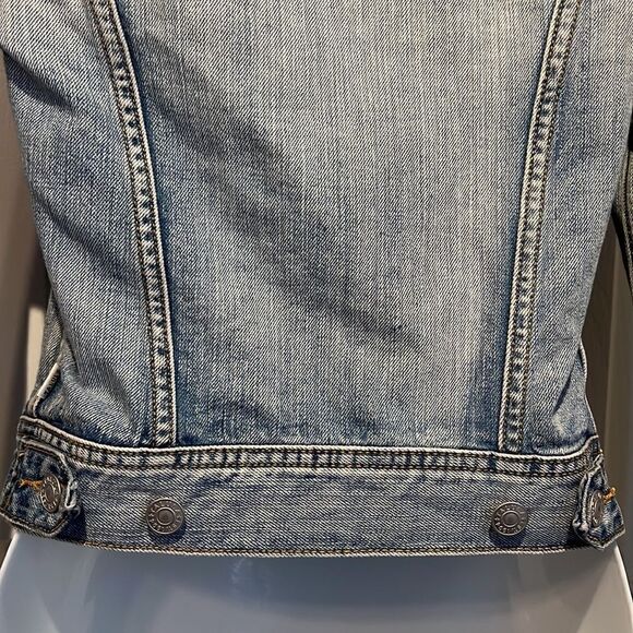 Talula Light Wash Jean Jacket Size X-Small - Picture 8 of 12